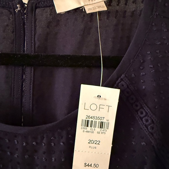 LOFT Navy Sleeveless Blouse - NWT Size 20/22 - Picture 4 of 6